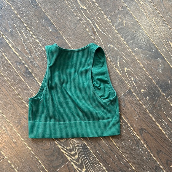 Ribbed Green V-Neck Crop Top - Picture 2 of 2